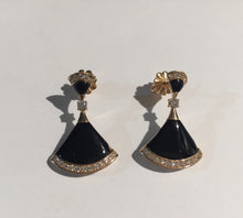Load image into Gallery viewer, 18K Gold Earring,diamond earring,18k diamond earring,white Diamond earring,18k gold jewellery,enamel earring,18k earring,18k enamel earring
