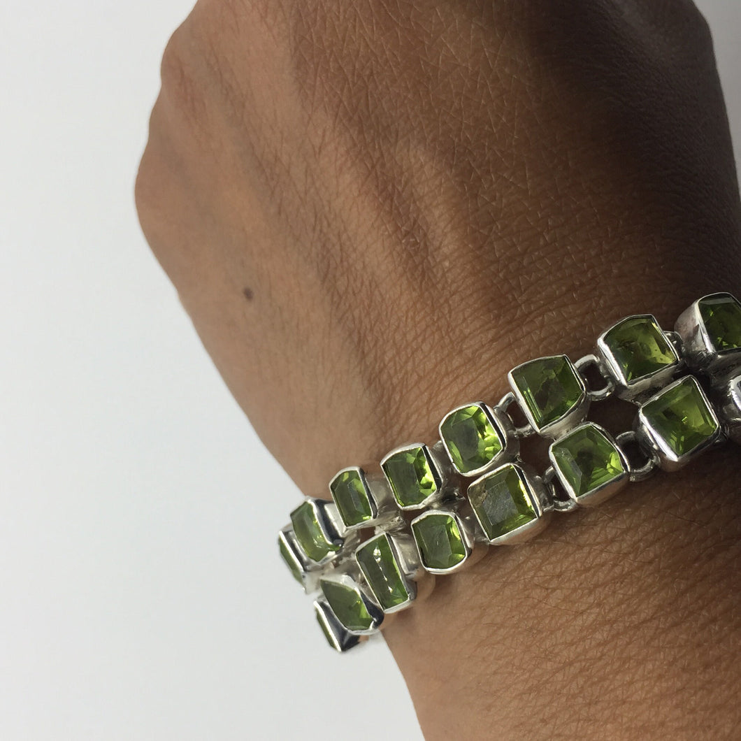 silver bracelet,peridot bracelet,gem stone bracelet,925 silver bracelet,cut stone bracelet