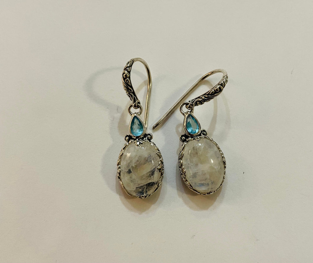 925 sterling silver earring,925 silver earring,Moonstone earring,sterling silver earring,Bali earrings,Bali earring with moonstone