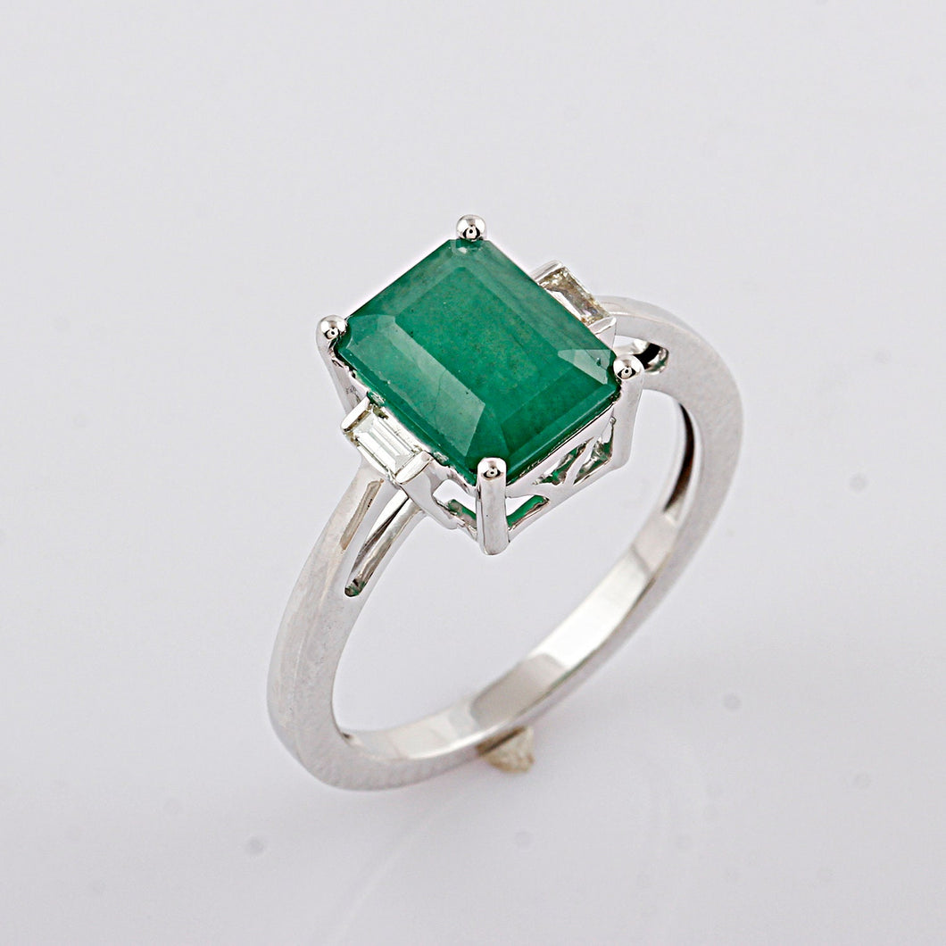 18K Gold ring,emerald ring,white diamond ring ,18K gold ring with emerald,gold ring,18k emerald ring,emerald jewellery,stone ring