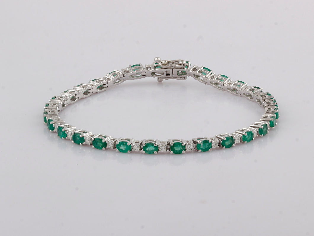 18K Gold bracelet,emerald bracelet,18k emerald bracelet,18k gold bracelet,white Diamond bracelet,18k gold jewellery,gold bracelet
